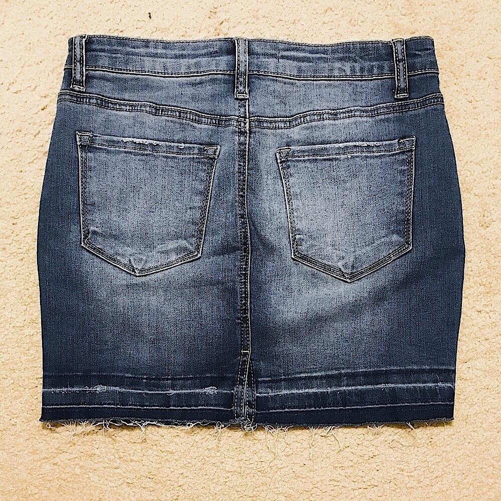 🆕🔥KANCAN(ESTILO) STYLE SUPER CUTE&STYLISH FACTORY DISTRESSED MINI SKIRT!!NWOT! - Picture 3 of 10